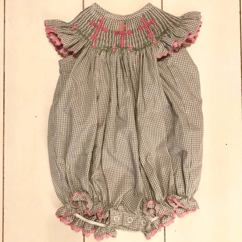 Smocked cross bubble